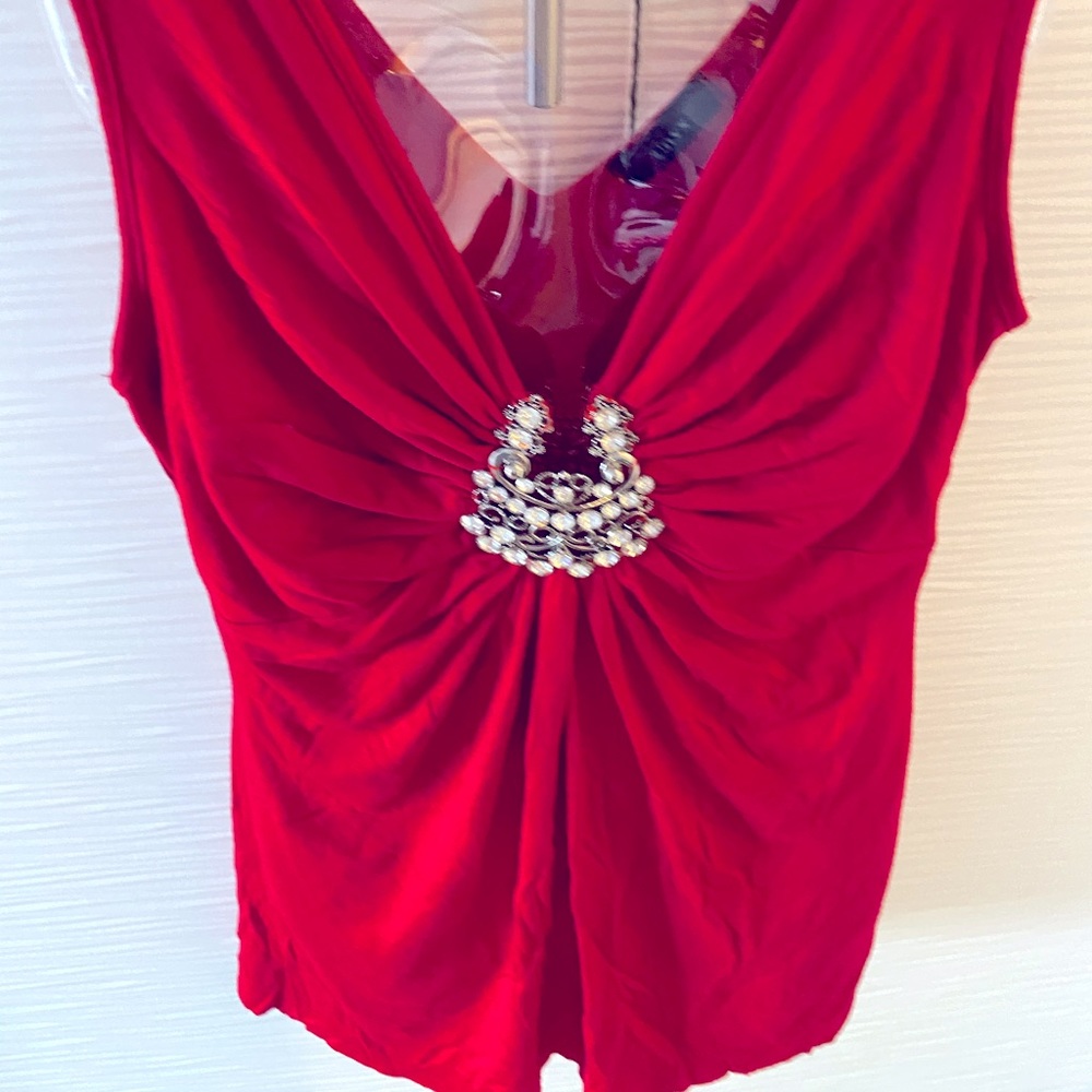 Women’s top with crystal size small new
